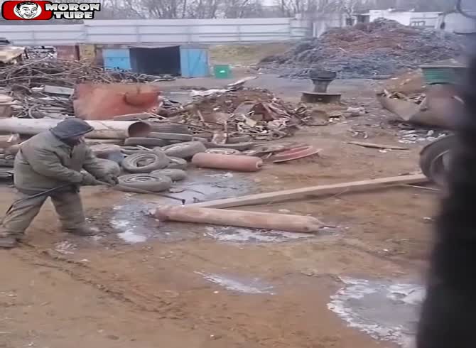 Video :It seemed sensible to drill a gas cylinder, however